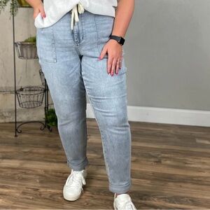 NWT Judy Blue Denim Jogger Jeans Stretch Light Wash Denim Plus Size 24 W
